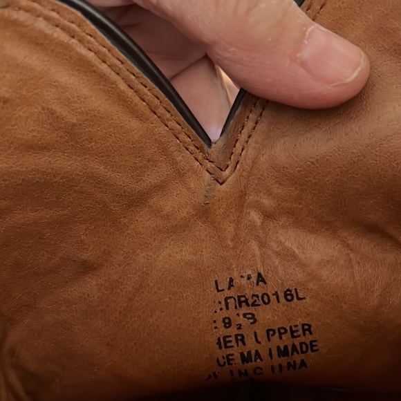 TONY Lama leather cowboy boots, in good condition decorative shaft. - Picture 8 of 16